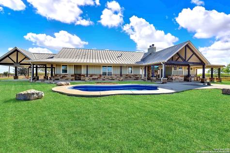 3498 County Road 215 Falls City TX 78113