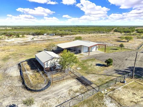 3498 County Road 215 Falls City TX 78113