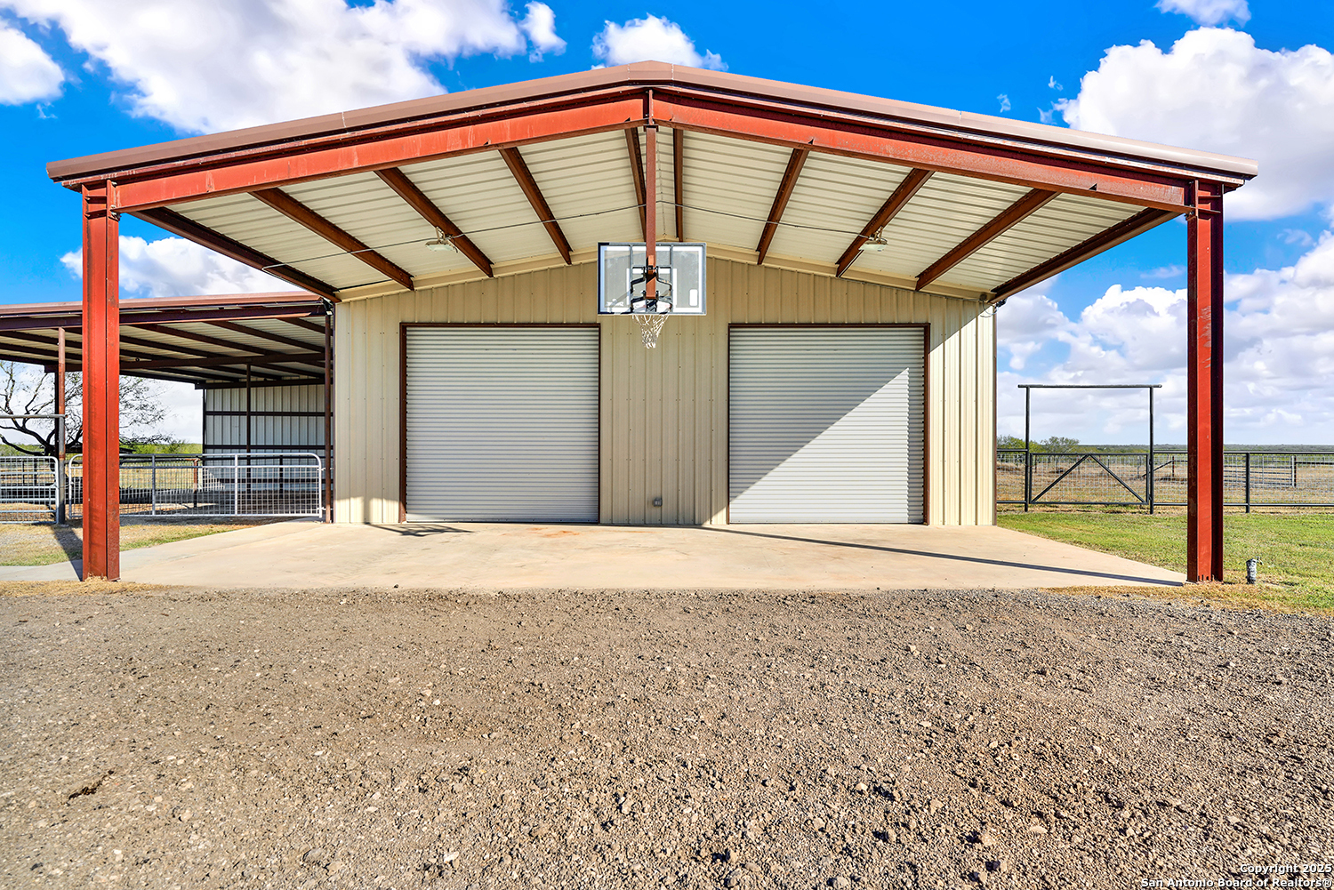 3498 County Road 215 Falls City TX 78113