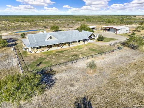 3498 County Road 215 Falls City TX 78113