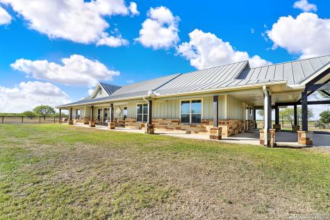 3498 County Road 215 Falls City TX 78113