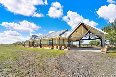 3498 County Road 215 Falls City TX 78113