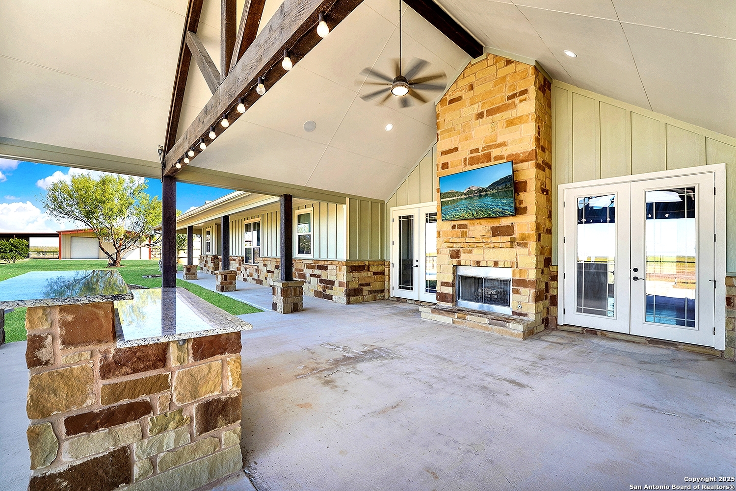 3498 County Road 215 Falls City TX 78113