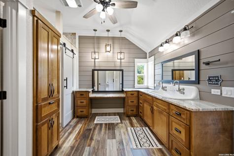2288 Us Highway 77a Cuero TX 77954