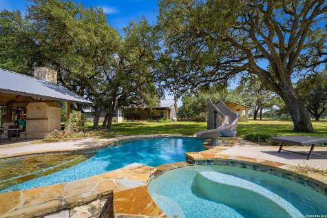 2288 Us Highway 77a Cuero TX 77954