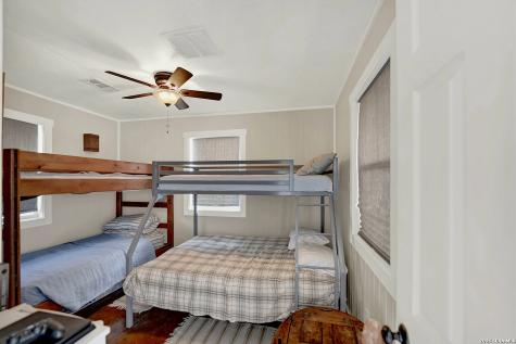 1591 County Road 476 Stockdale TX 78160
