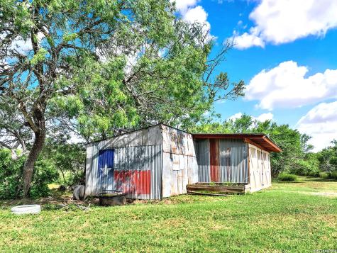 1591 County Road 476 Stockdale TX 78160