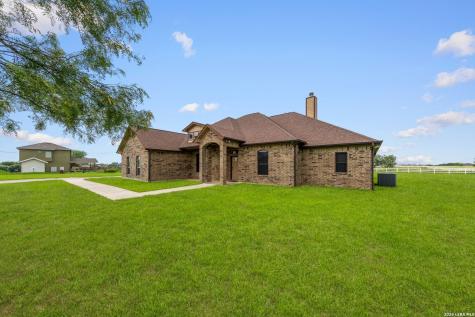 16371 Borregas Road Elmendorf TX 78112