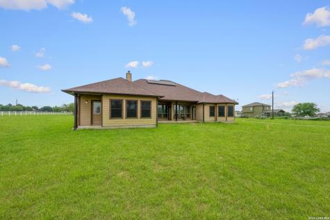 16371 Borregas Road Elmendorf TX 78112