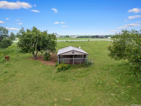 16371 Borregas Road Elmendorf TX 78112