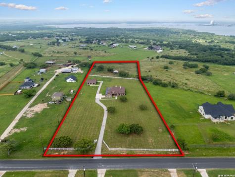 16371 Borregas Road Elmendorf TX 78112