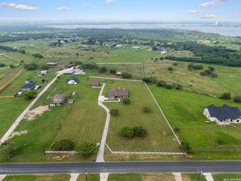 16371 Borregas Road Elmendorf TX 78112