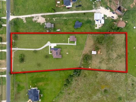 16371 Borregas Road Elmendorf TX 78112