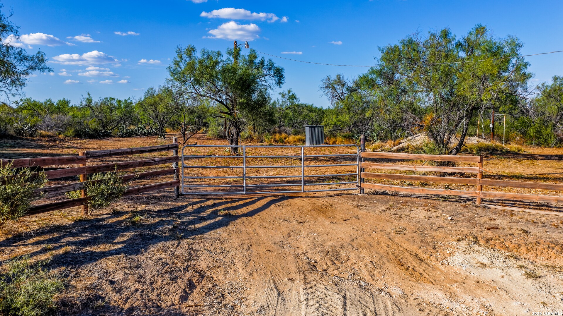 456 Escondido Road Carrizo Springs TX 78834