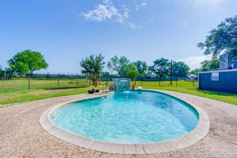 10745 Rosemar Lane Adkins TX 78101