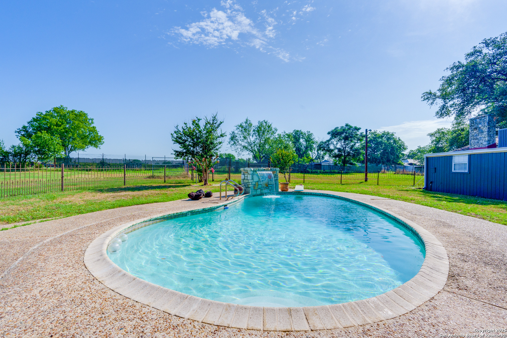 10745 Rosemar Lane Adkins TX 78101