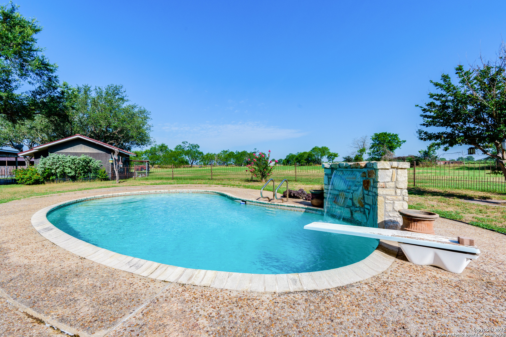 10745 Rosemar Lane Adkins TX 78101
