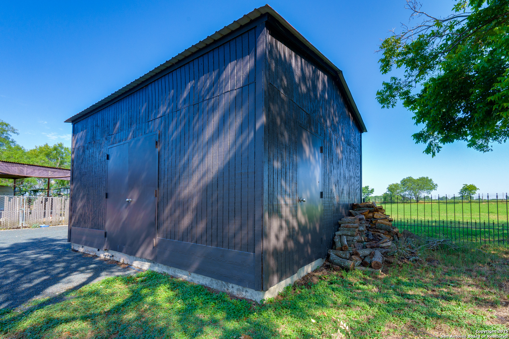10745 Rosemar Lane Adkins TX 78101