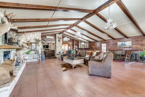 10745 Rosemar Lane Adkins TX 78101