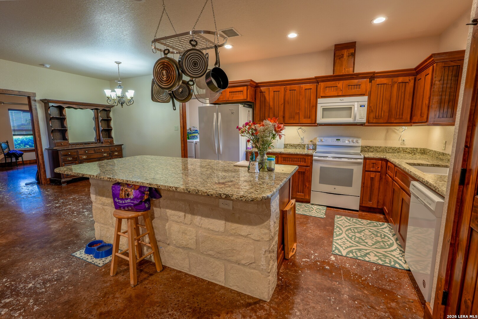 331 County Road 423 Stockdale TX 78160