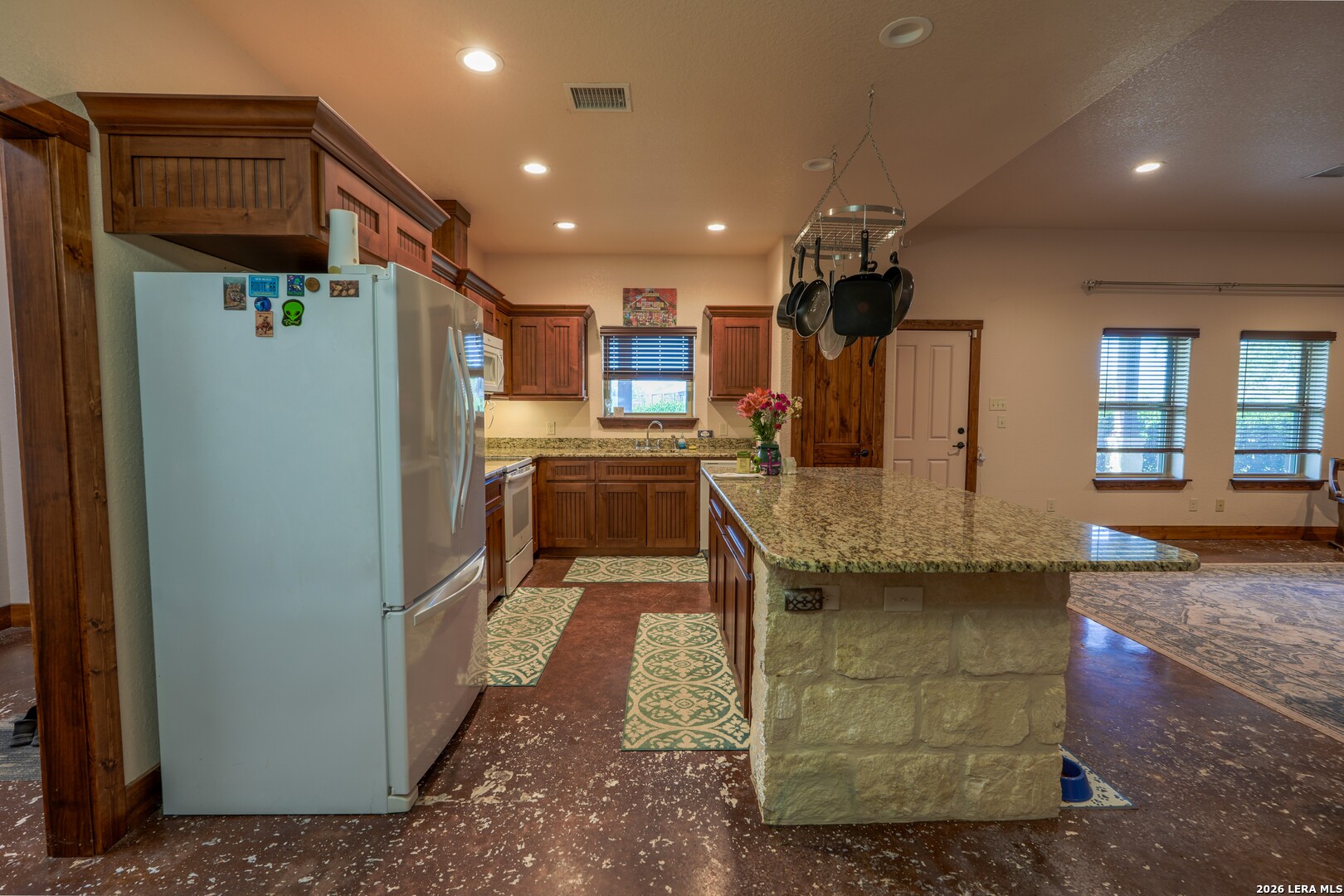 331 County Road 423 Stockdale TX 78160