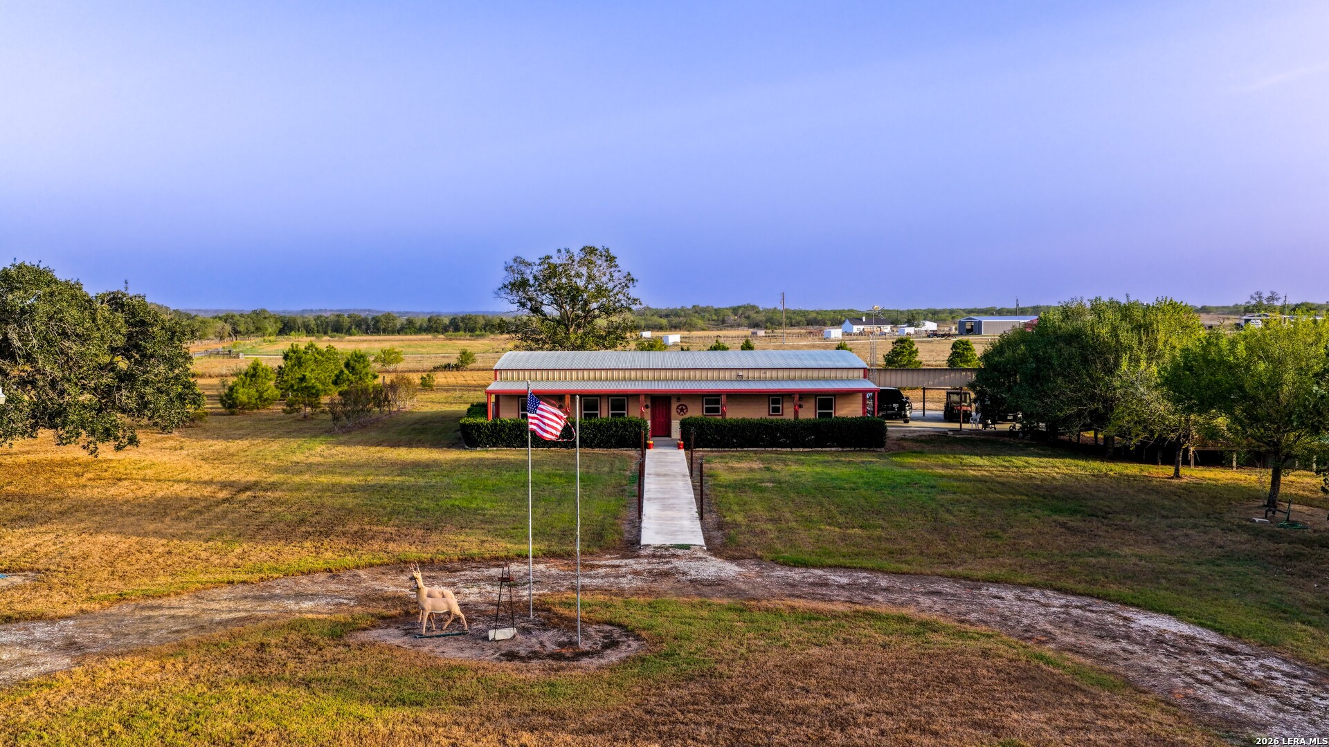 331 County Road 423 Stockdale TX 78160