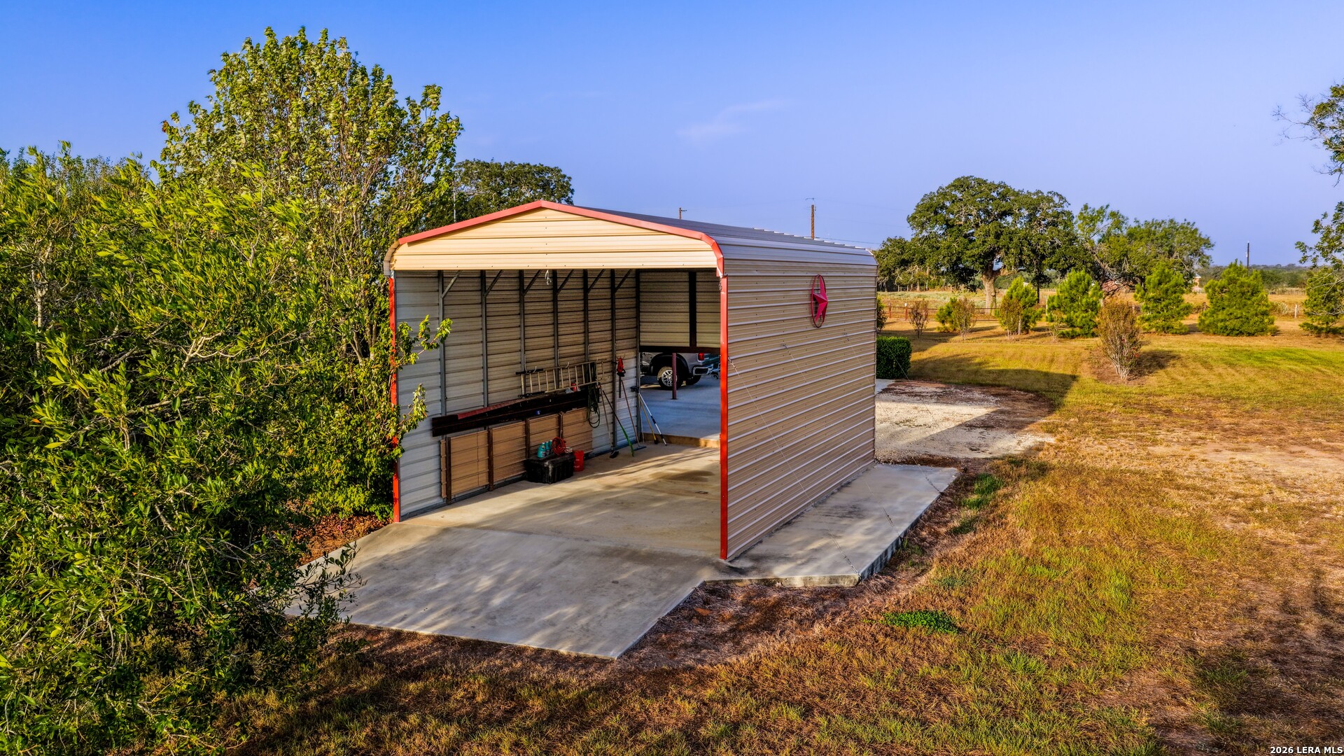 331 County Road 423 Stockdale TX 78160