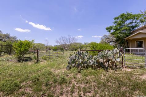 1305 Fm 799 George West TX 78022