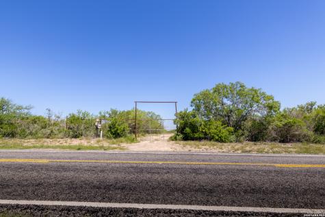 1305 Fm 799 George West TX 78022