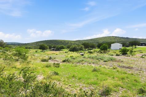 324 Private Road 3325 Sabinal TX 78881