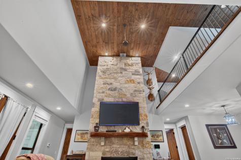 4682 County Road 416 Uvalde TX 78801