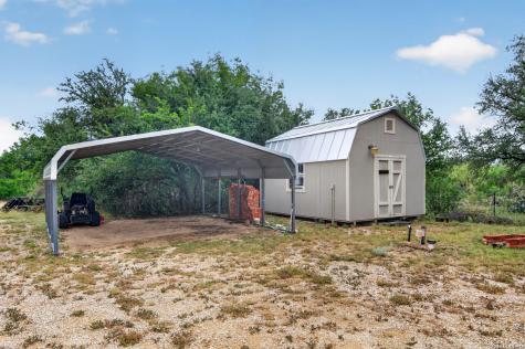 4682 County Road 416 Uvalde TX 78801