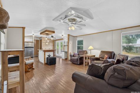 4682 County Road 416 Uvalde TX 78801