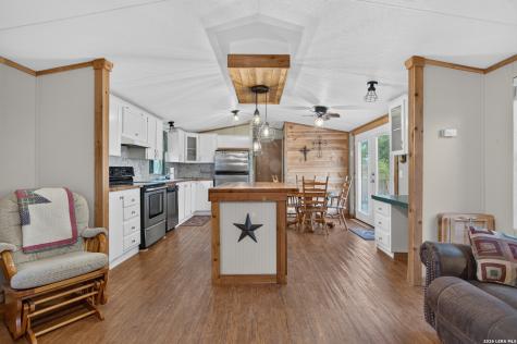 4682 County Road 416 Uvalde TX 78801