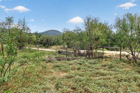 4682 County Road 416 Uvalde TX 78801