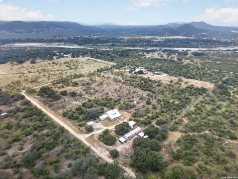 4682 County Road 416 Uvalde TX 78801