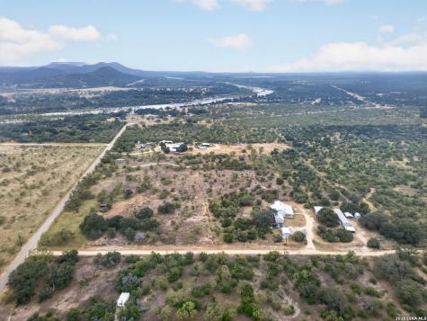 4682 County Road 416 Uvalde TX 78801