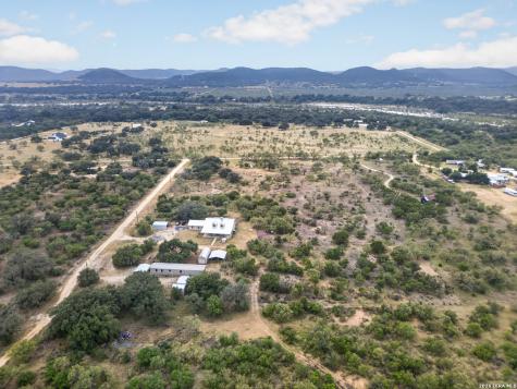 4682 County Road 416 Uvalde TX 78801
