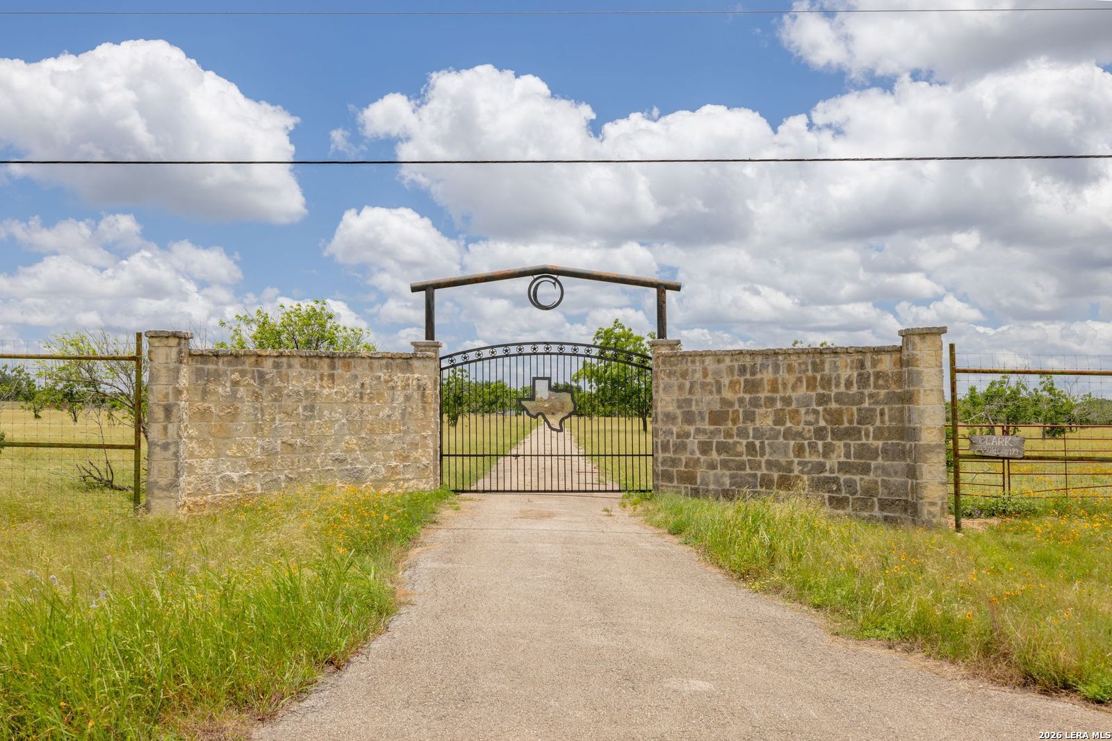 292 Old Loop 173 Bandera TX 78003