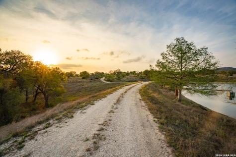 718 Ranch To Market 473 Comfort TX 78013