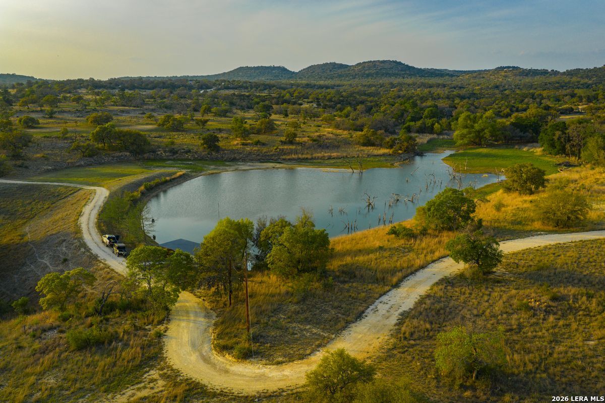 718 Ranch To Market 473 Comfort TX 78013