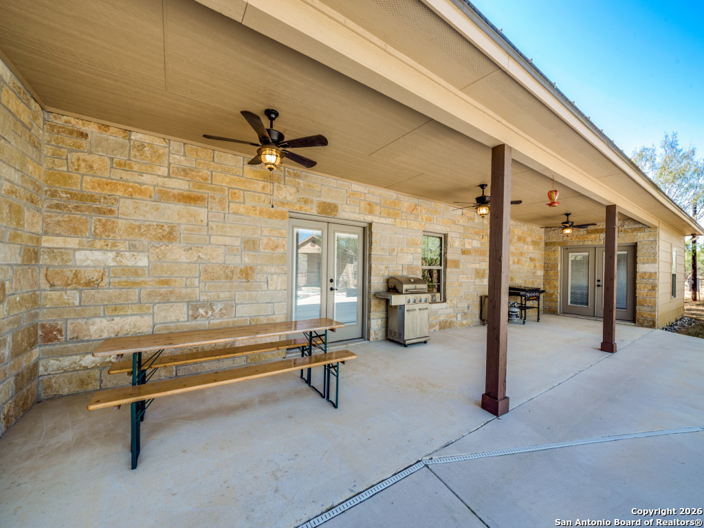 6472 Bluntzer Road Jourdanton TX 78026