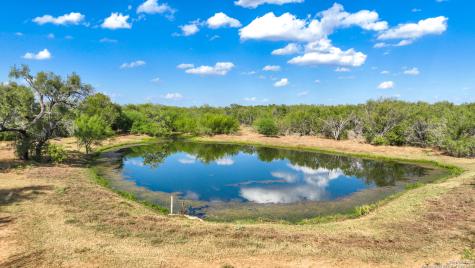 6472 Bluntzer Road Jourdanton TX 78026