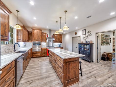 6472 Bluntzer Road Jourdanton TX 78026