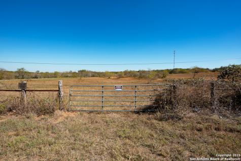 190 County Road 467 Stockdale TX 78160