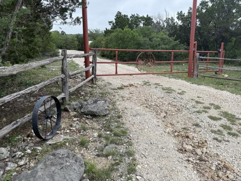 693 Brushy Creek Ranch Road Sabinal TX 78881