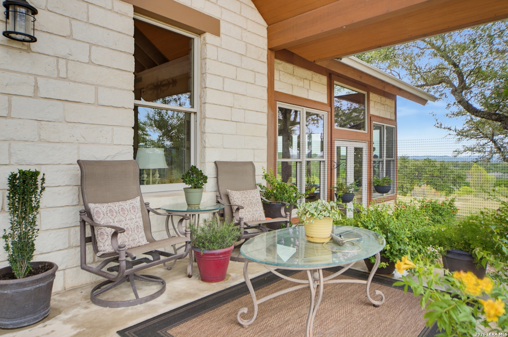 493 Lazy Valley Comfort TX 78013