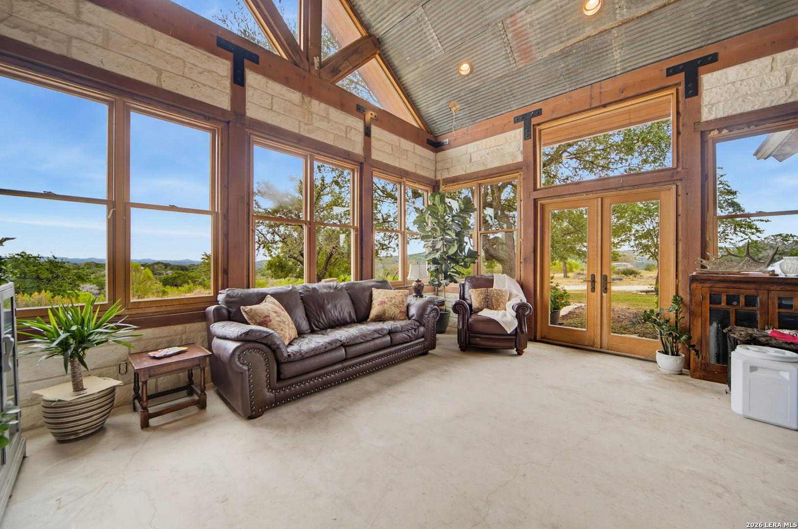 493 Lazy Valley Comfort TX 78013