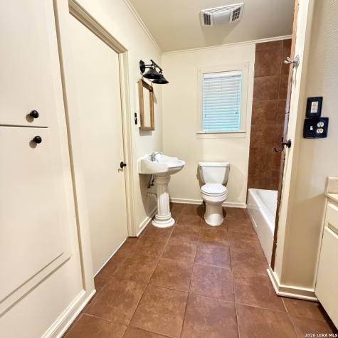 811 County Road 213 Mccoy TX 78113