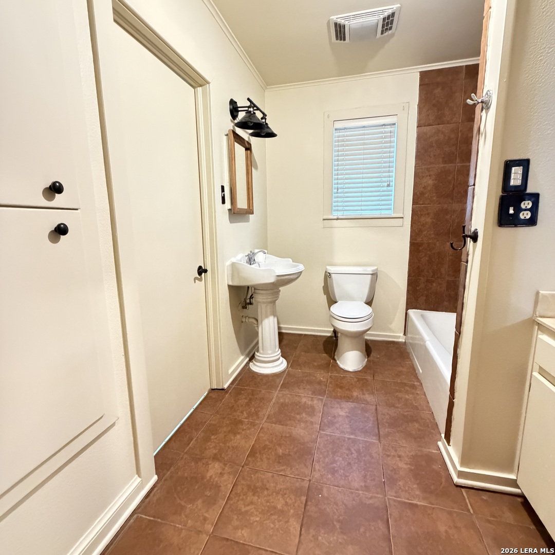 811 County Road 213 Mccoy TX 78113